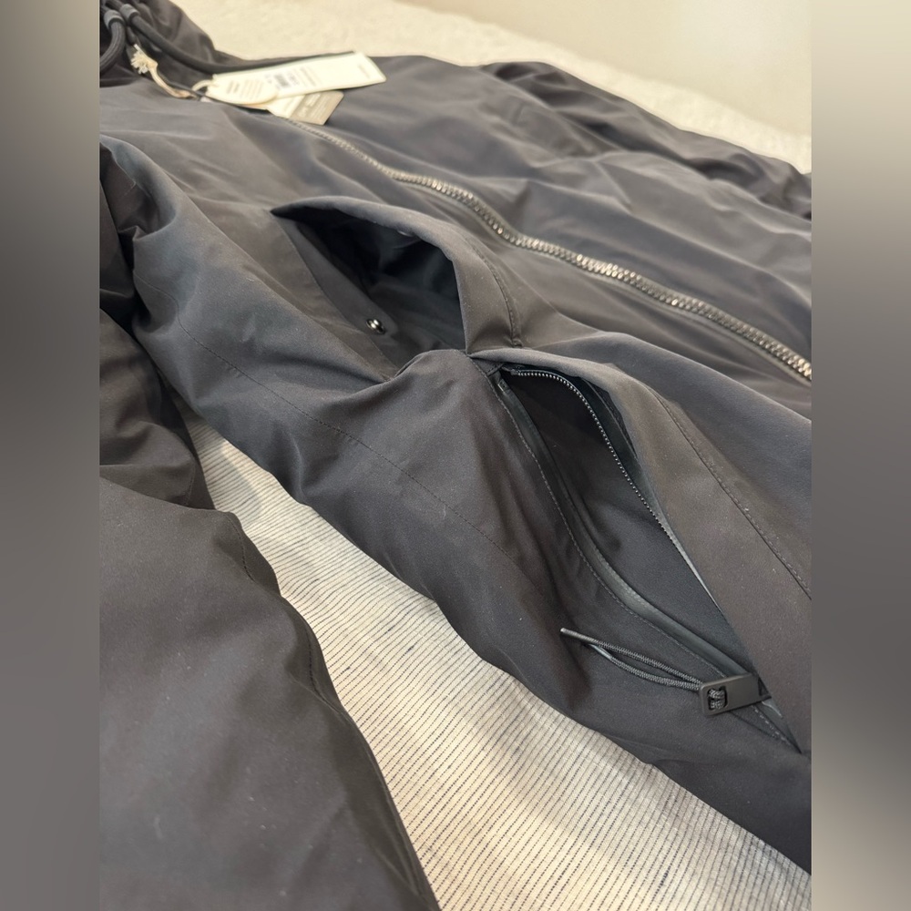 Vuori Women's Black Ski Anorak - Picture 5 of 14